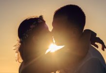 I want to kiss your lips